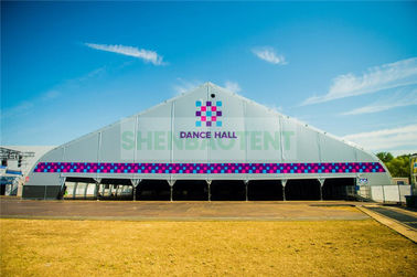 Huge Event Hall Aluminium Frame Tent Untuk Menari Bentuk Pesawat Rentang 50 Meter